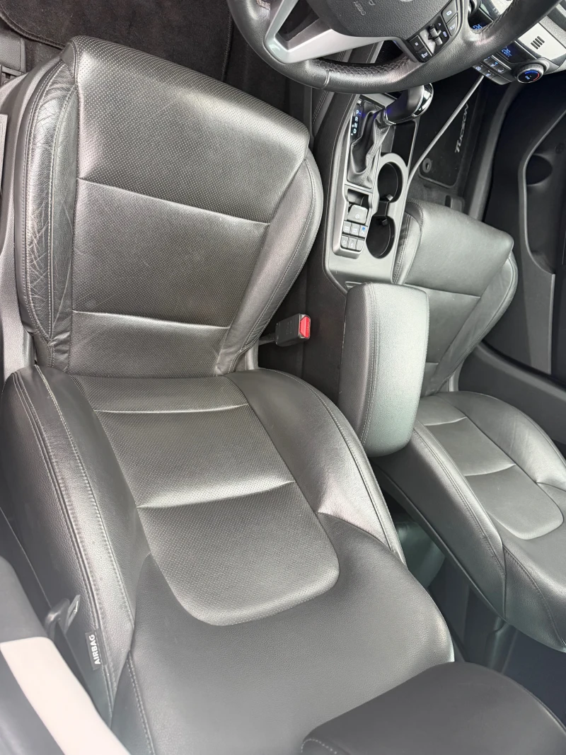Hyundai Tucson 1, 7 crdi automat , 2 wd , full, снимка 14 - Автомобили и джипове - 53120145
