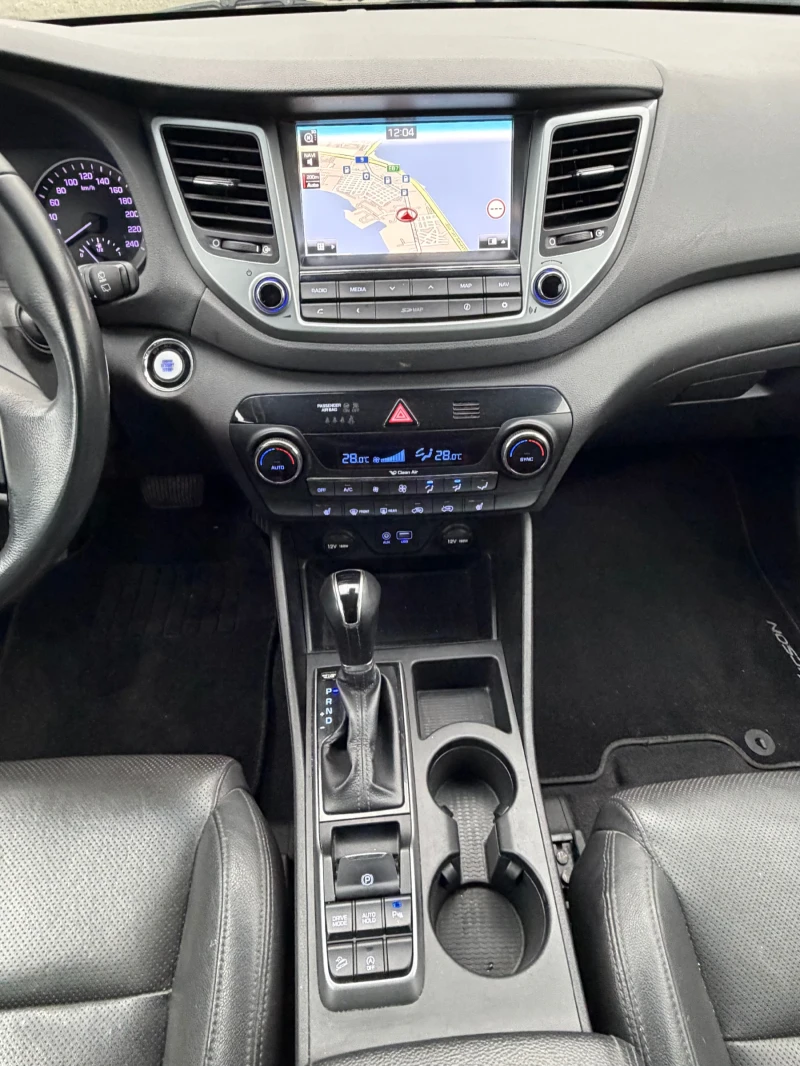 Hyundai Tucson 1, 7 crdi automat , 2 wd , full, снимка 11 - Автомобили и джипове - 53120145