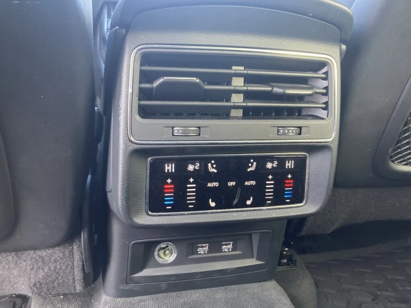 Audi Q8 55 Progressiv quattro* Hybrid* Tiptronic* PANO* 36, снимка 13 - Автомобили и джипове - 53502373