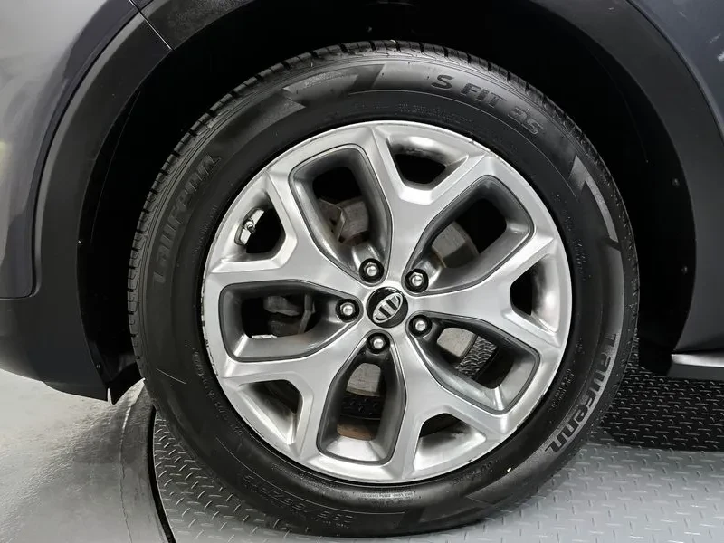 Kia Sorento 2.0 2WD PRESTIGE, снимка 5 - Автомобили и джипове - 56305577