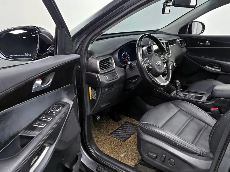 Kia Sorento 2.0 2WD PRESTIGE, снимка 11 - Автомобили и джипове - 56305577