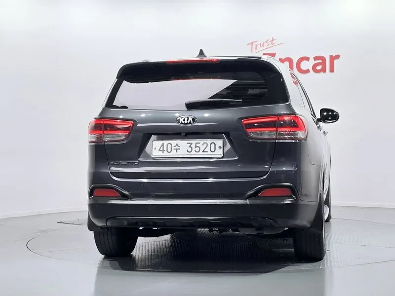Kia Sorento 2.0 2WD PRESTIGE, снимка 4 - Автомобили и джипове - 56305577
