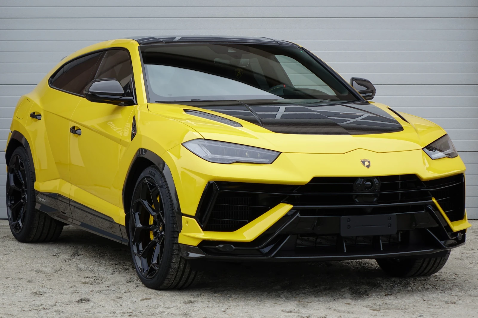 Lamborghini Urus PERFORMANTE* CARBON* CERAMIC* AKRAPOVIC* 23&#34;* , снимка 1