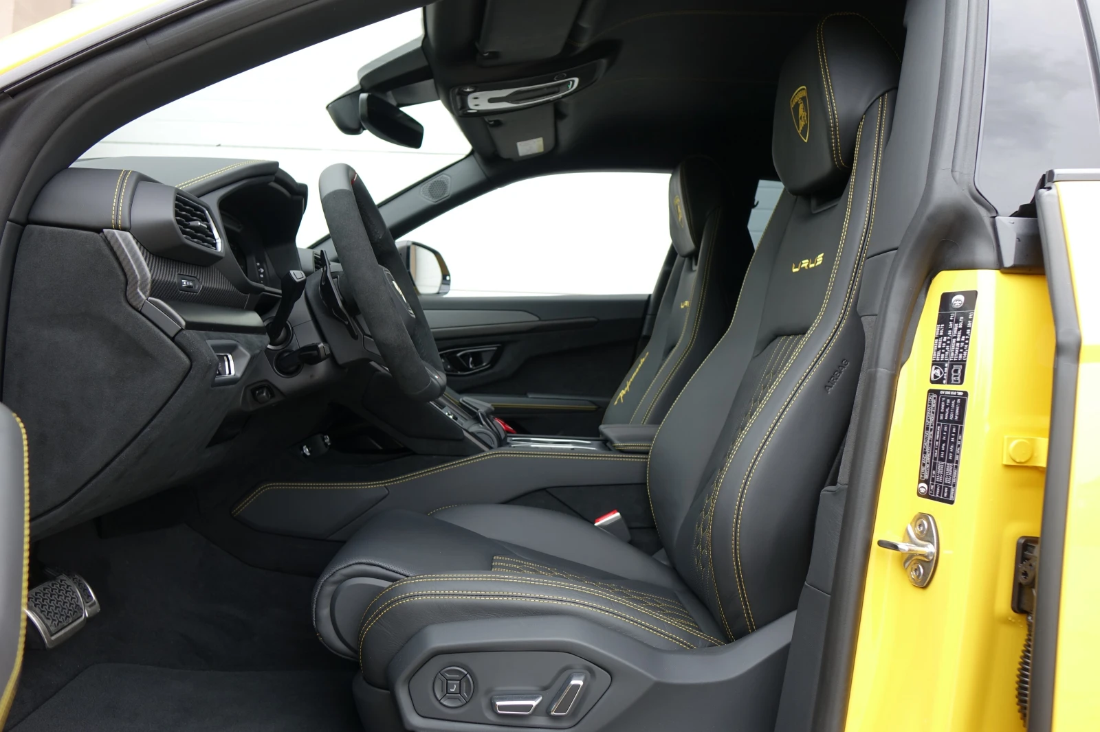 Lamborghini Urus PERFORMANTE* CARBON* CERAMIC* AKRAPOVIC* 23"*  | Mobile.bg   12