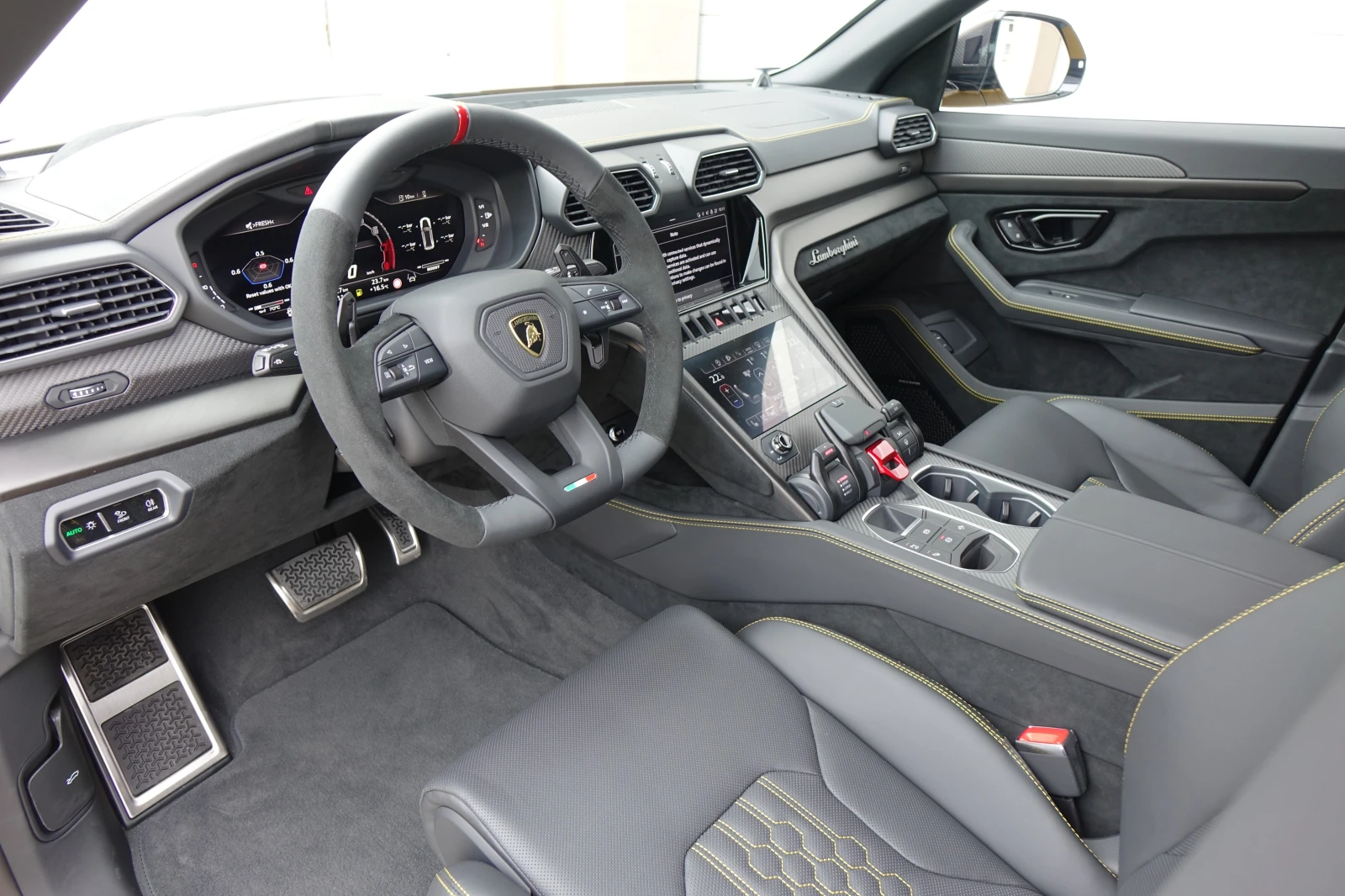 Lamborghini Urus PERFORMANTE* CARBON* CERAMIC* AKRAPOVIC* 23"*  - изображение 9