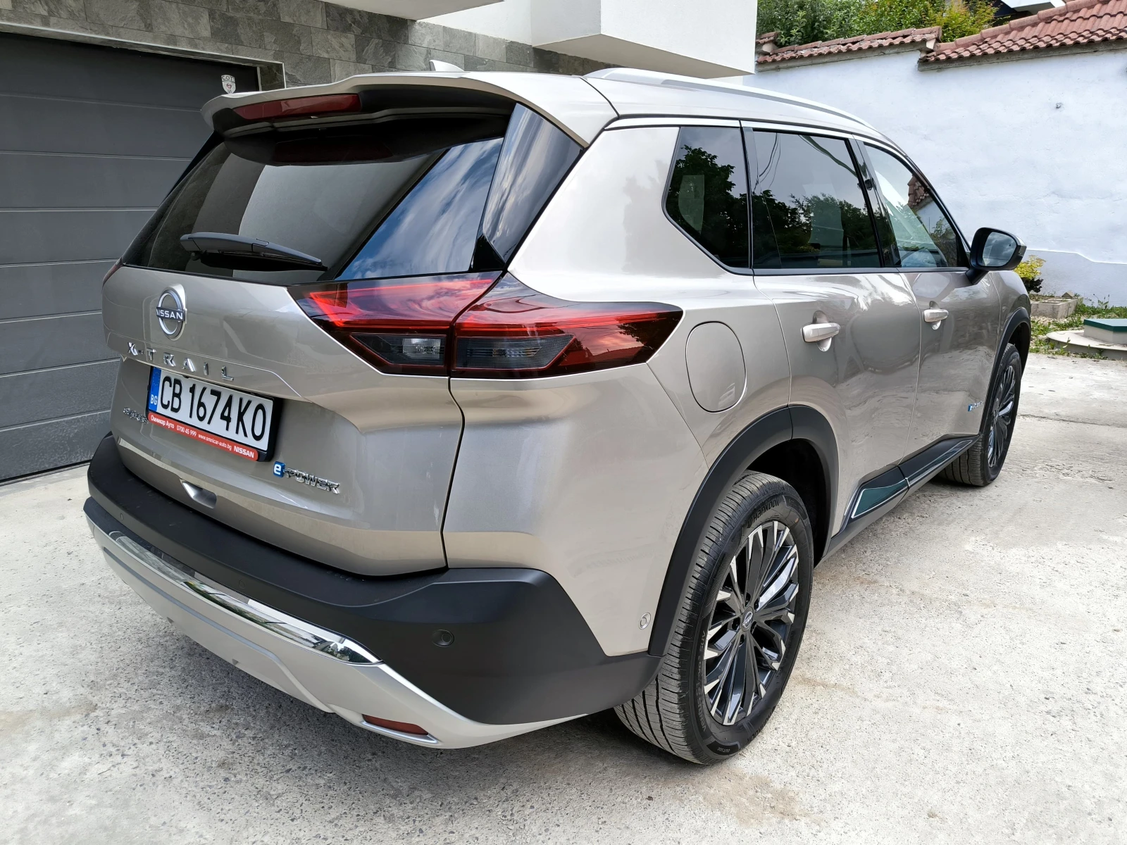 Nissan X-trail E-Power e-4orce Tekna Plus 4x4 с Каско - изображение 7