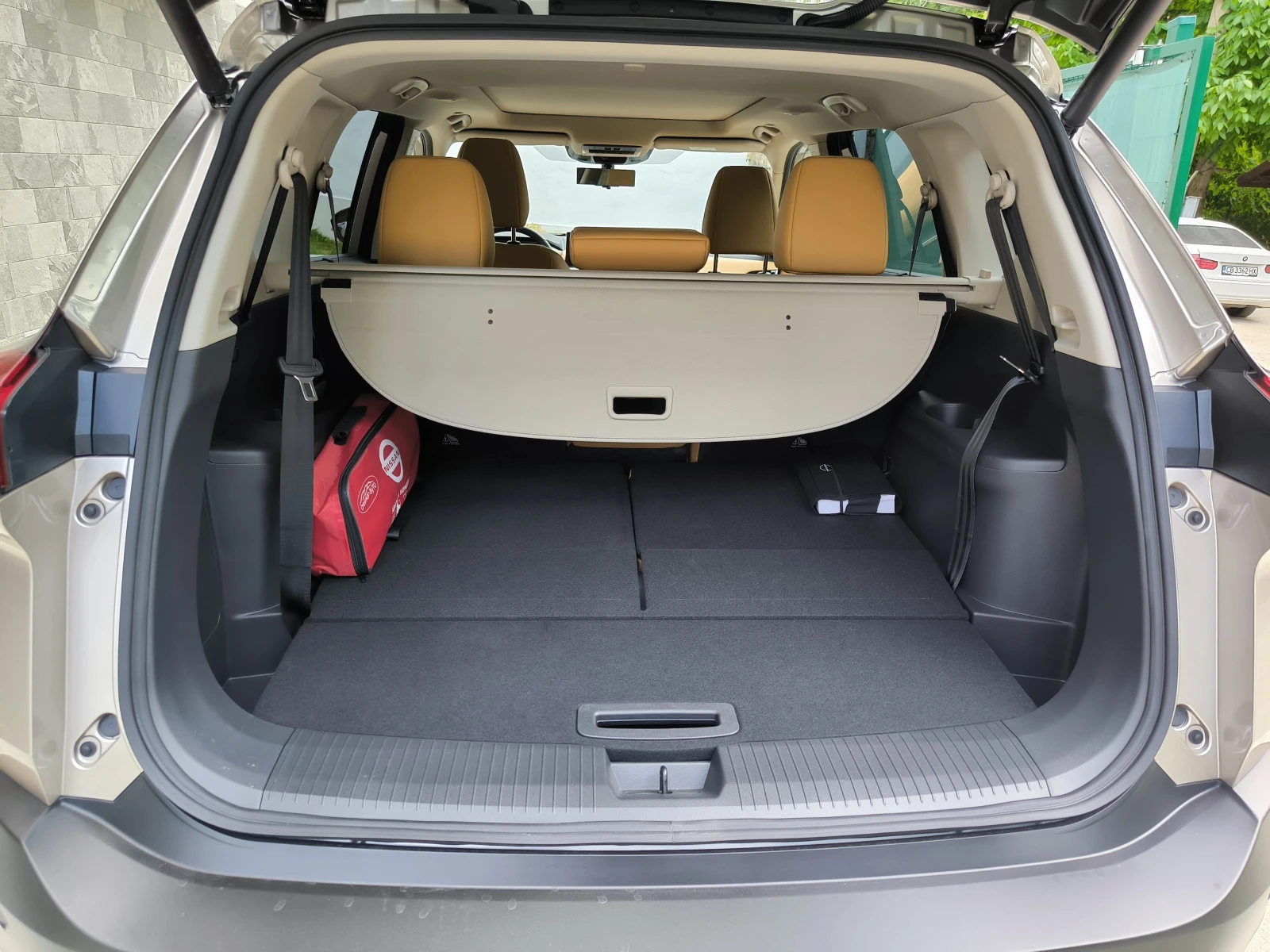 Nissan X-trail E-Power e-4orce Tekna Plus 4x4 с Каско - изображение 9