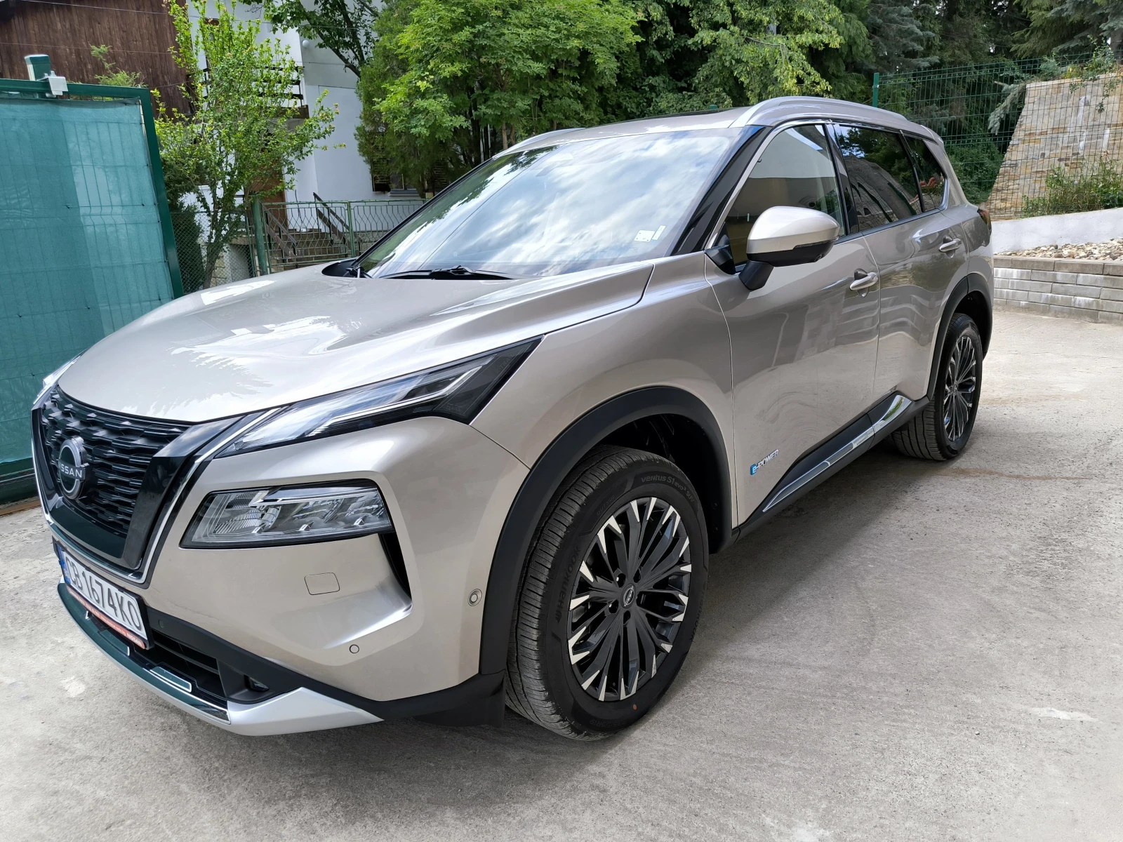 Nissan X-trail E-Power e-4orce Tekna Plus 4x4 с Каско - изображение 3