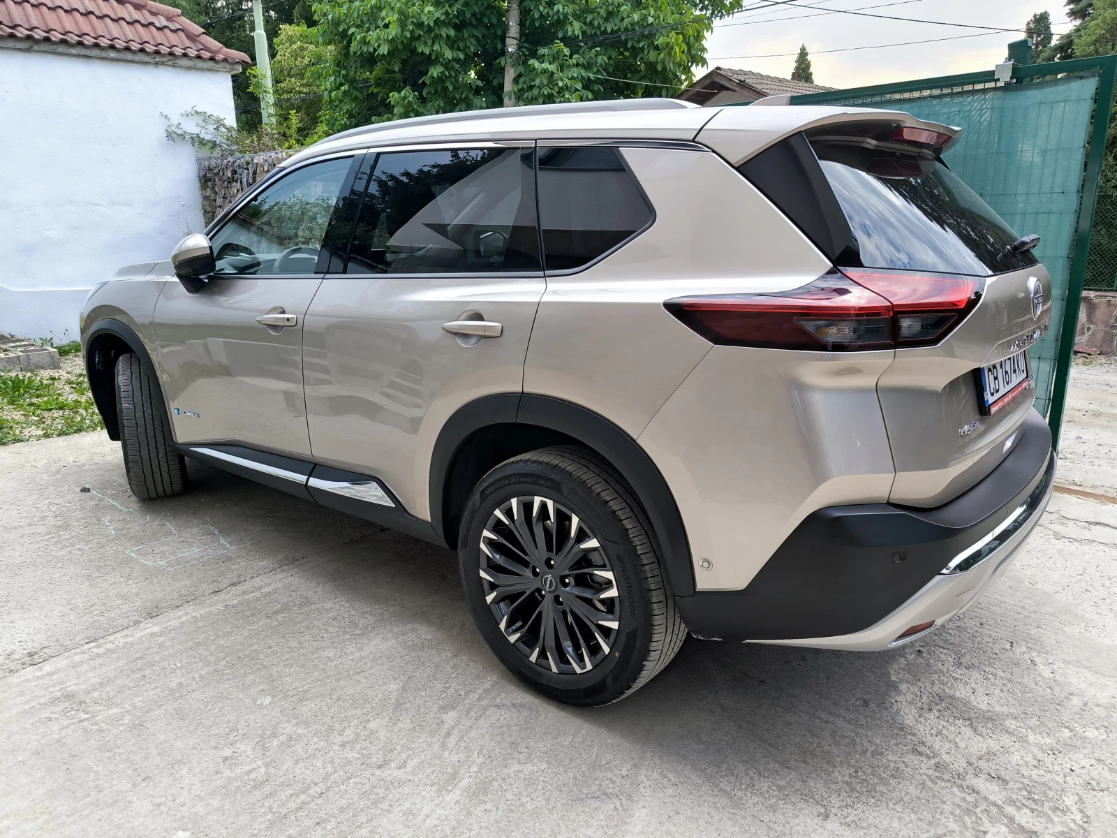 Nissan X-trail E-Power e-4orce Tekna Plus 4x4 с Каско - изображение 6