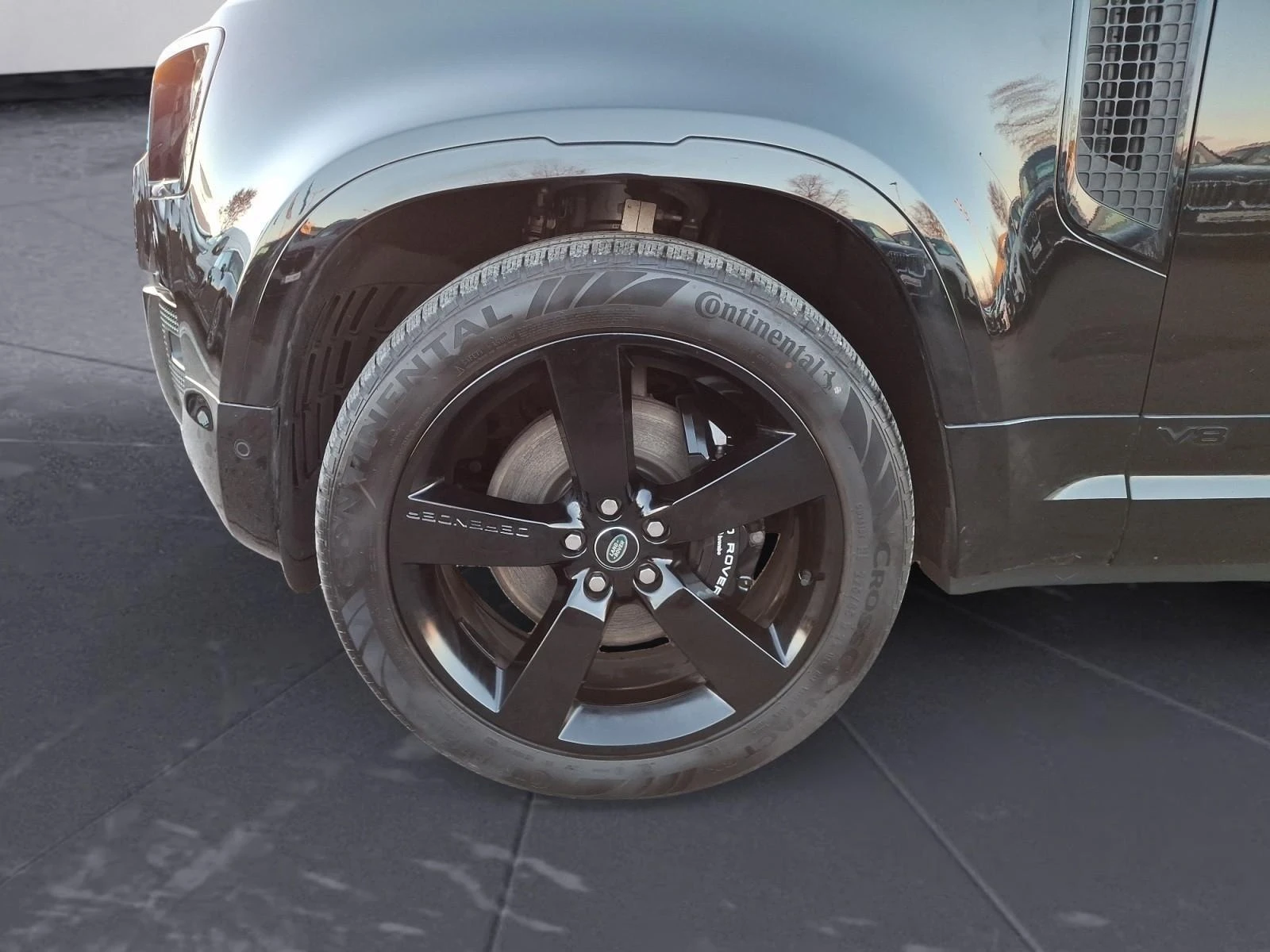 Land Rover Defender 110 P525 V8/BLACK PACK/MERIDIAN/LED/360/HEAD UP/ - изображение 2