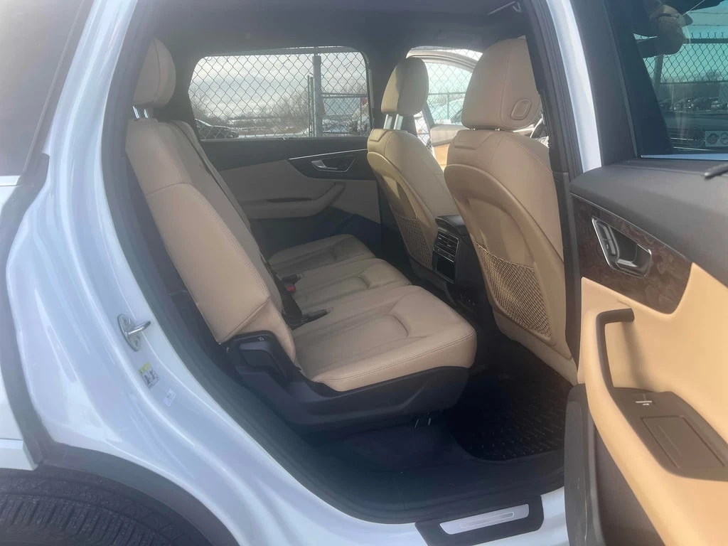 Audi Q7 * Progressiv * CARFAX* 360* ПОДГРЕВ* ОБДУХВАНЕ - изображение 10