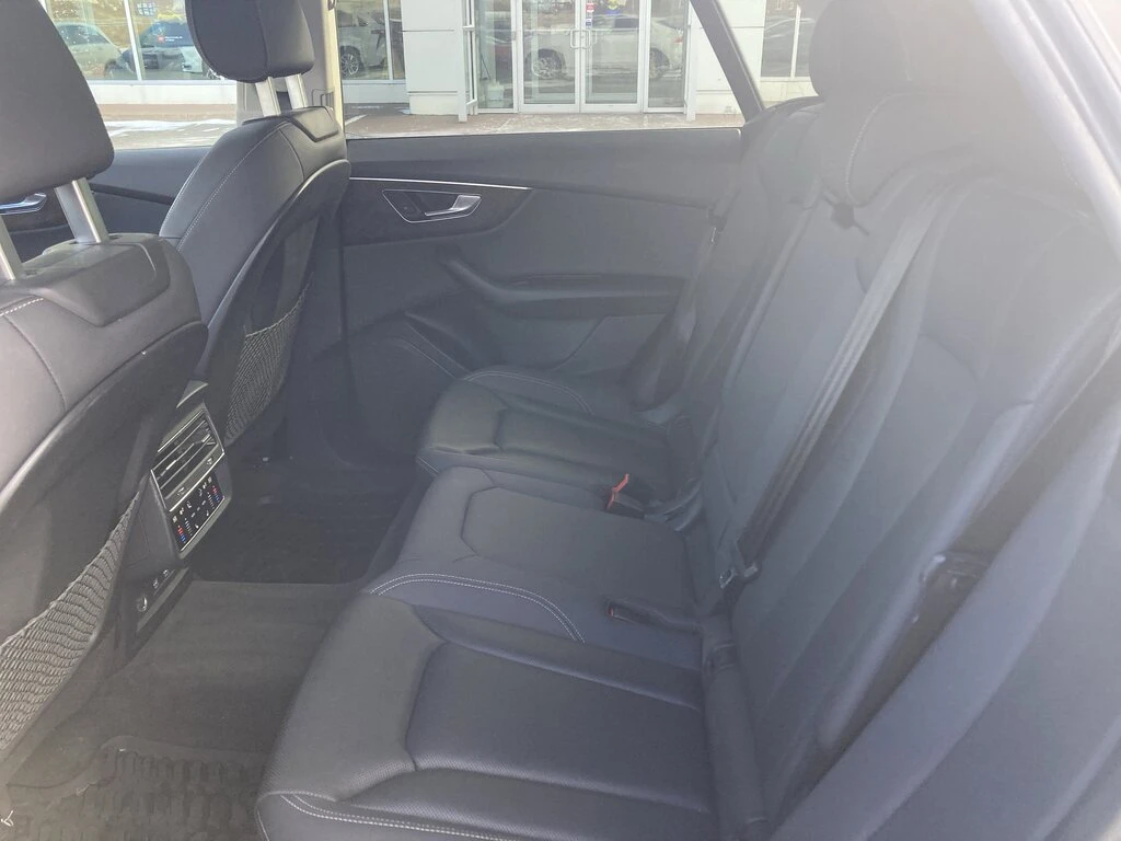 Audi Q8 55 Progressiv quattro* Hybrid* Tiptronic* PANO* 36 | Mobile.bg � ����������� 15