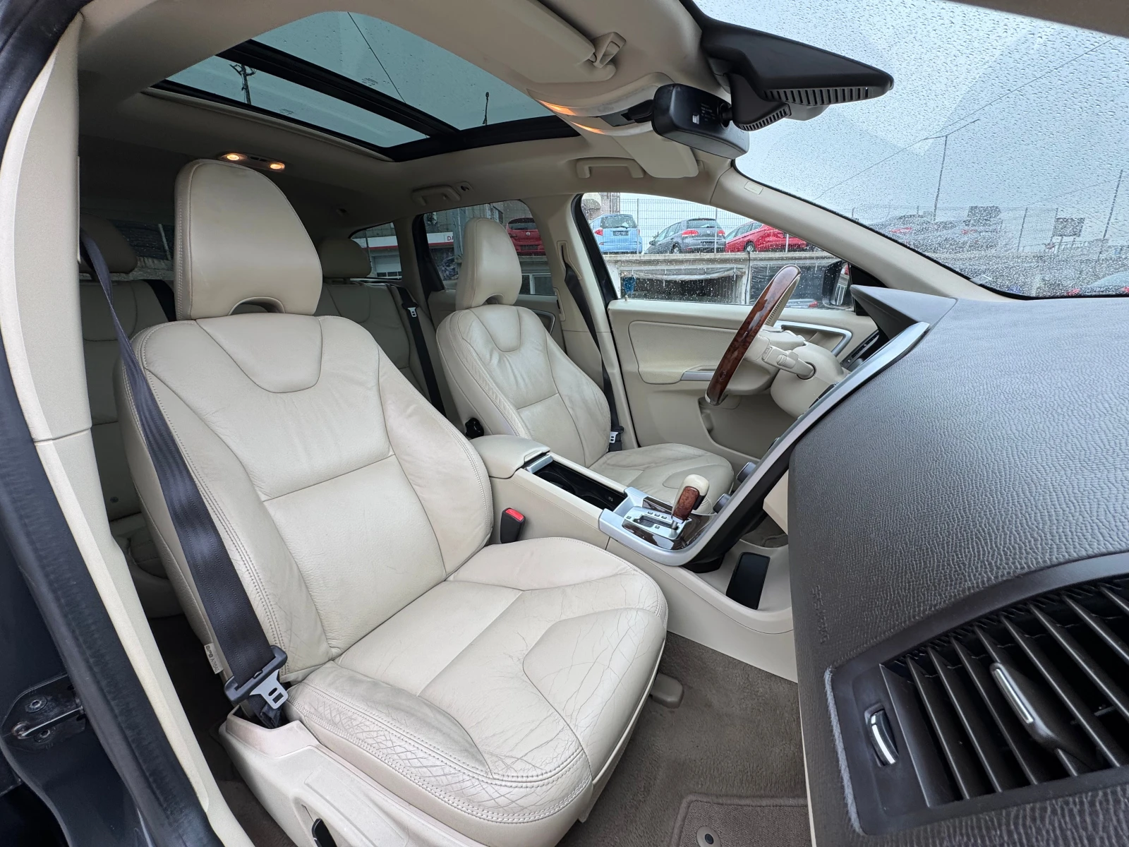 Volvo XC60 ФУЛ ЕКСТРИ, снимка 10 - Автомобили и джипове - 53721935