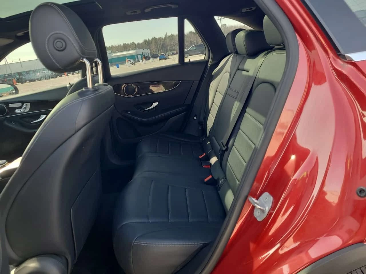 Mercedes-Benz GLC 350 350e | PANO | 360 | DISTRONIC | KEYLESS, снимка 12 - Автомобили и джипове - 53751446