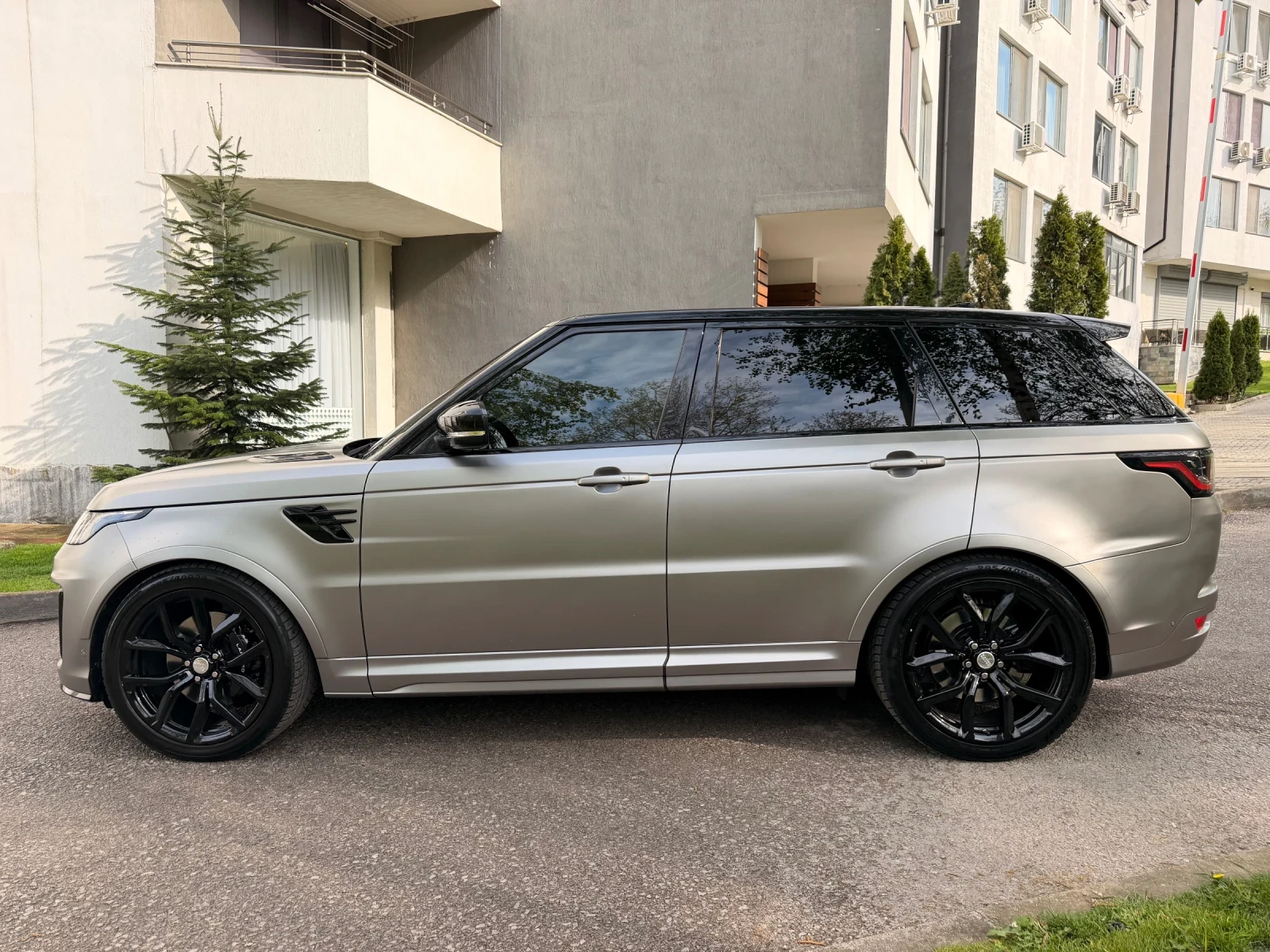 Land Rover Range Rover Sport SVR / FACE / 49000км, снимка 4 - Автомобили и джипове - 54370459