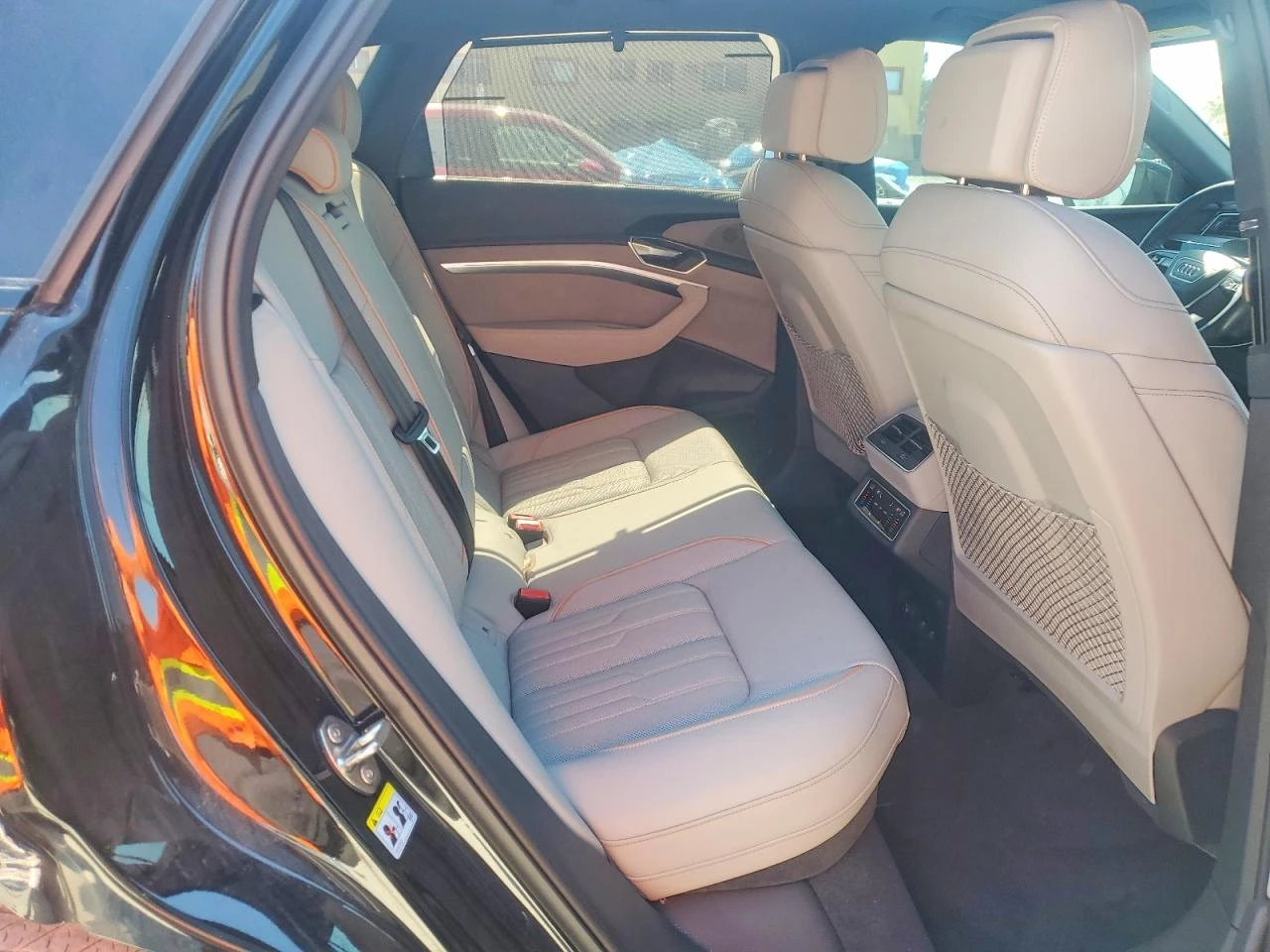 Audi Q8 E-Tron Prestige, снимка 11 - Автомобили и джипове - 55246220