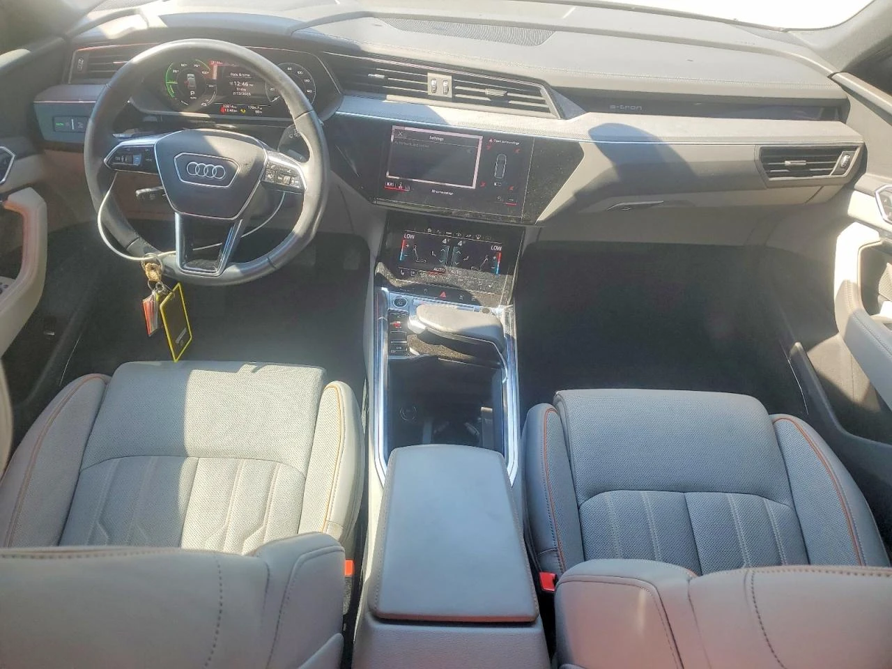 Audi Q8 E-Tron Prestige, снимка 8 - Автомобили и джипове - 55246220