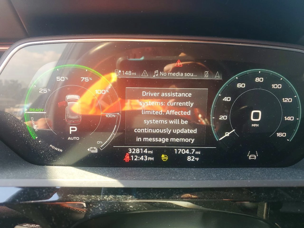 Audi Q8 E-Tron Prestige, снимка 9 - Автомобили и джипове - 55246220