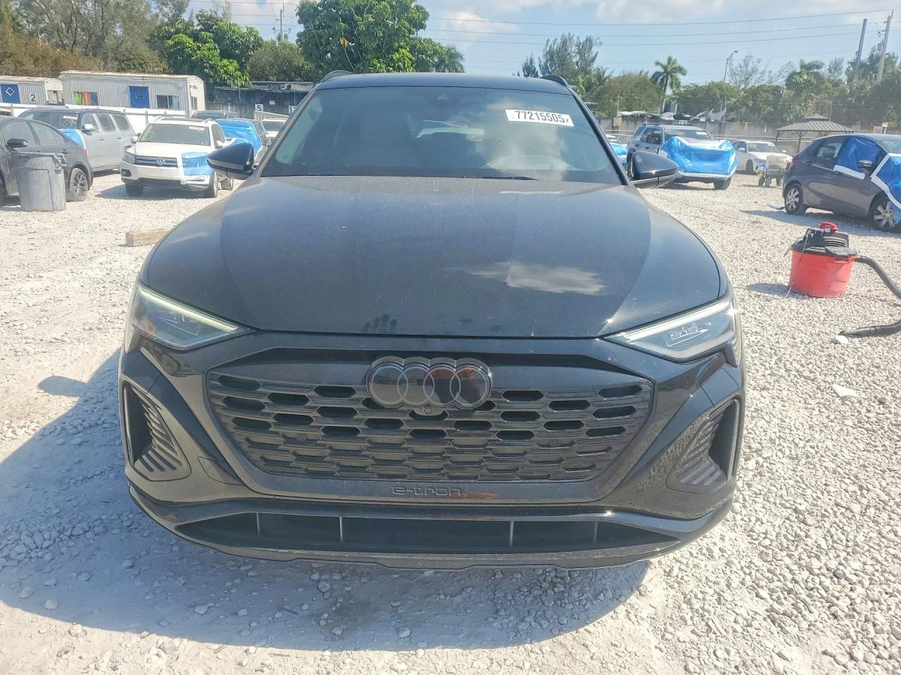 Audi Q8 E-Tron Prestige, снимка 5 - Автомобили и джипове - 55246220