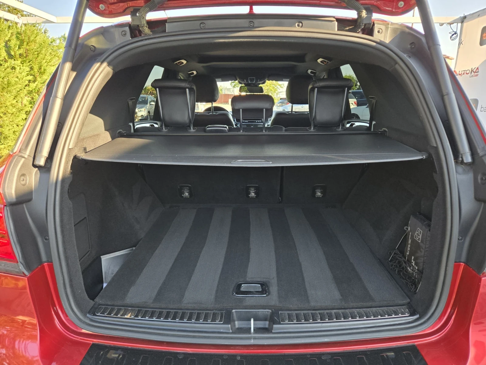 Mercedes-Benz GLE 400 3.0i-333кс/AMG LINE/PANO/KEYLESS/9G/360/CAR PLAY, снимка 4 - Автомобили и джипове - 55436107