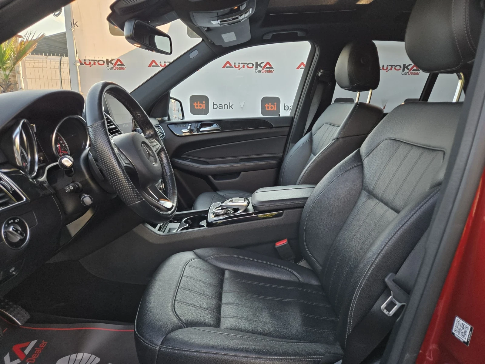 Mercedes-Benz GLE 400 3.0i-333кс/AMG LINE/PANO/KEYLESS/9G/360/CAR PLAY, снимка 7 - Автомобили и джипове - 55436107
