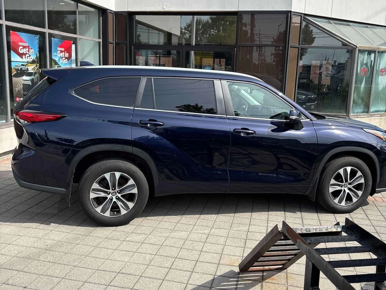 Toyota Highlander * AWD * CARFAX * БЕЗ ПЪРВОНАЧАЛНА ВНОСКА, снимка 3 - Автомобили и джипове - 56187460