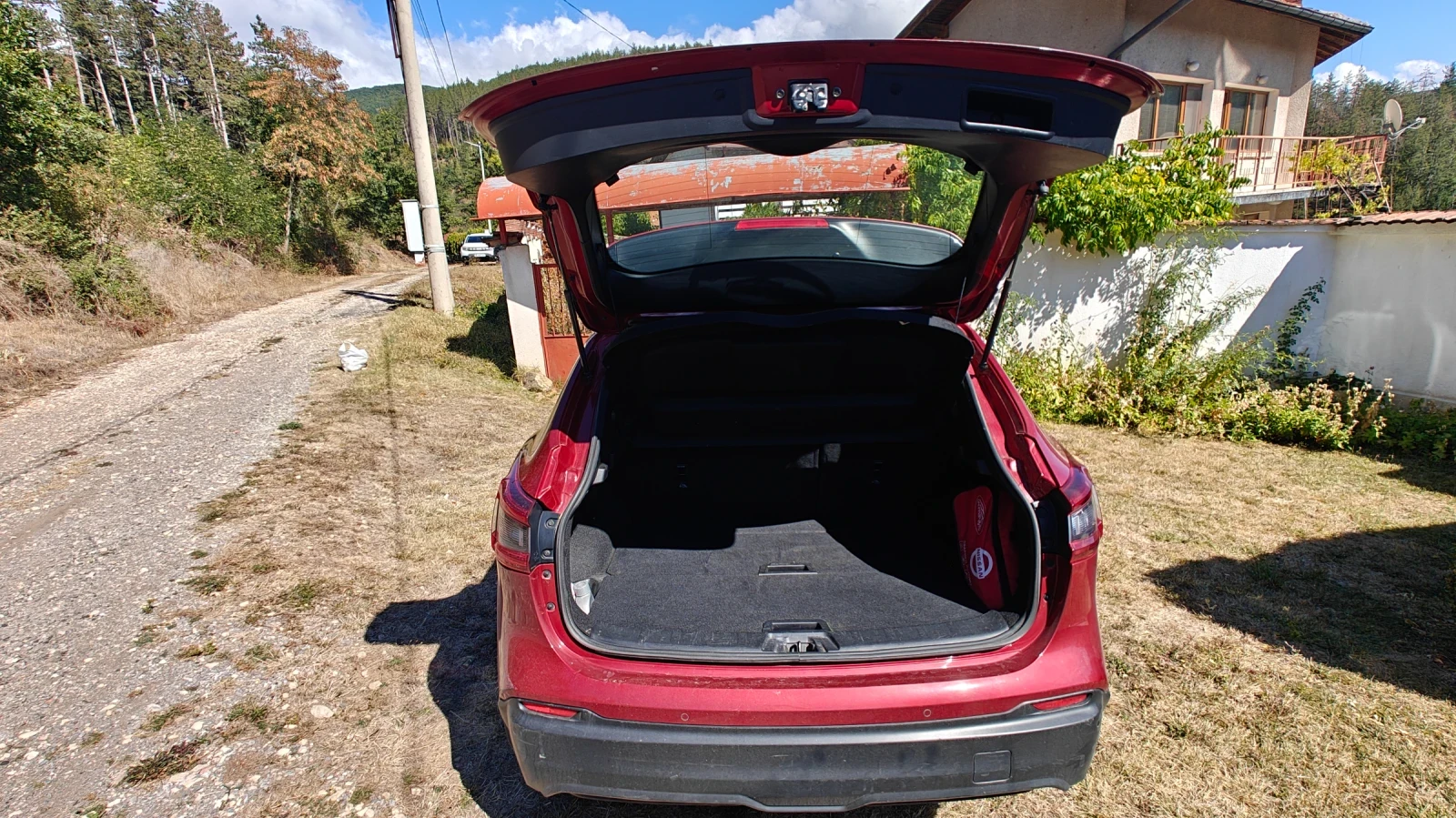 Nissan Qashqai, снимка 10 - Автомобили и джипове - 56247895