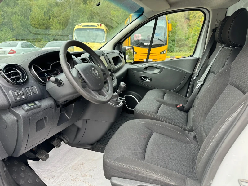 Opel Vivaro 1.6 DCI Euro 6B* Навигация* Печка* Климатик, снимка 11 - Бусове и автобуси - 47398098