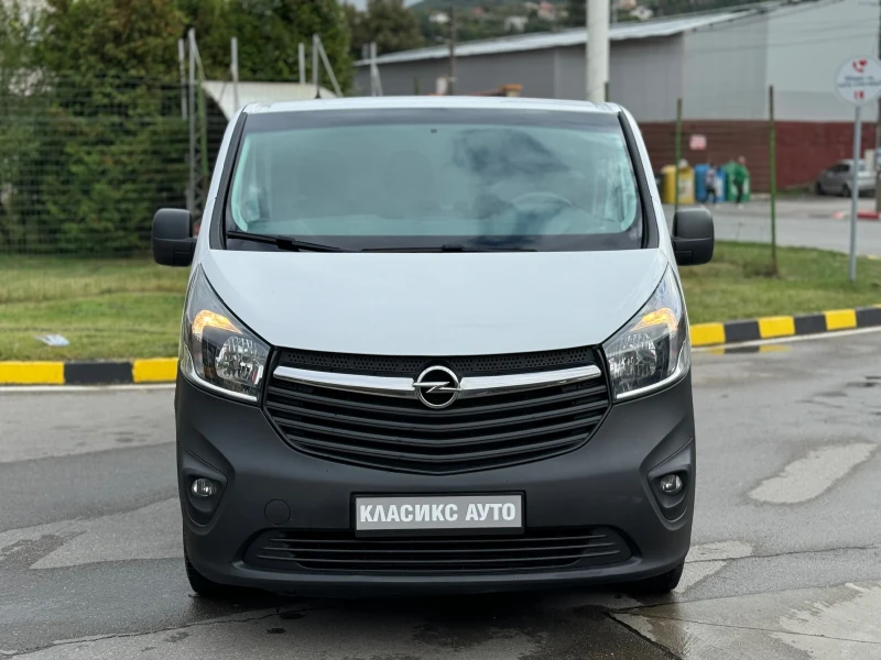 Opel Vivaro 1.6 DCI Euro 6B* Навигация* Печка* Климатик, снимка 3 - Бусове и автобуси - 47398098