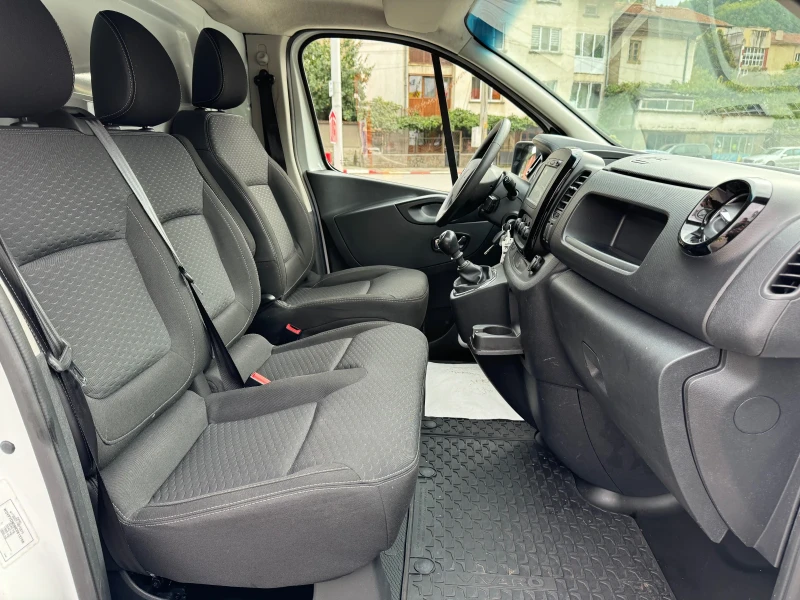 Opel Vivaro 1.6 DCI Euro 6B* Навигация* Печка* Климатик, снимка 14 - Бусове и автобуси - 47398098