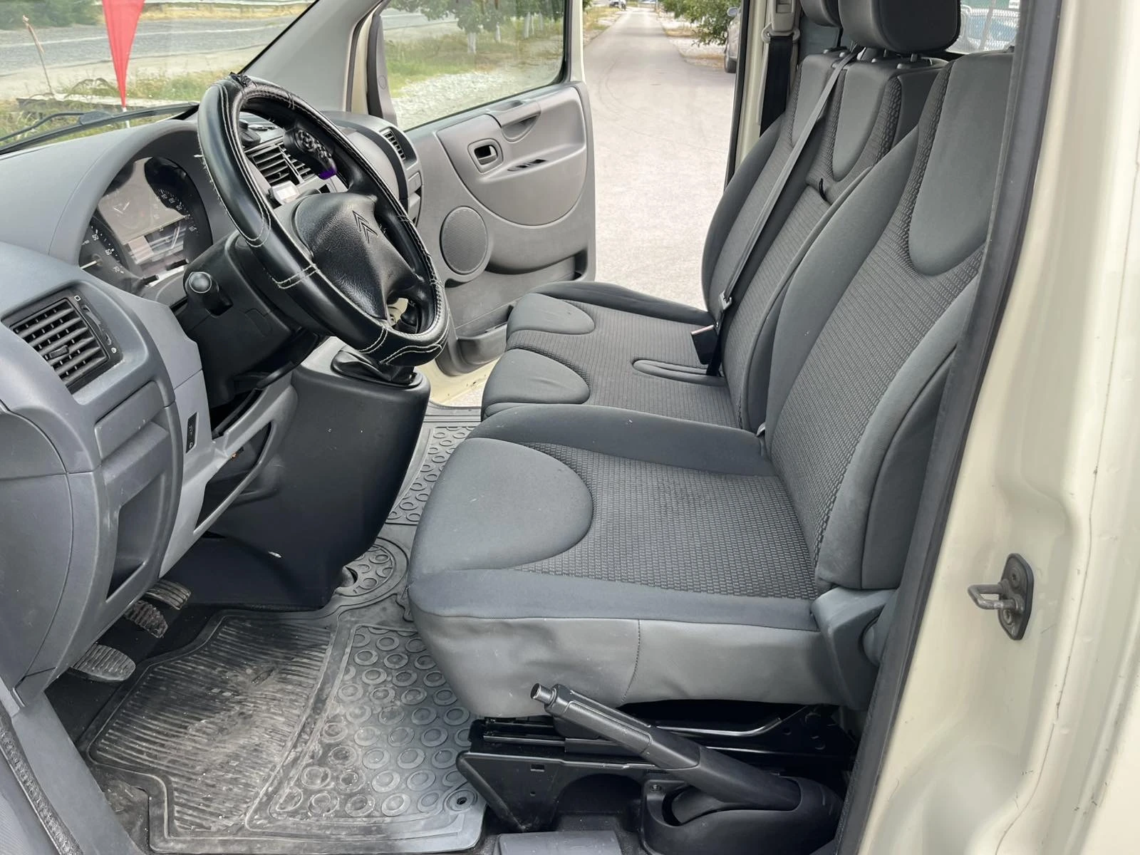 Citroen Jumpy 1.6HDI 90кс EURO 4 КЛИМАТИК - изображение 8