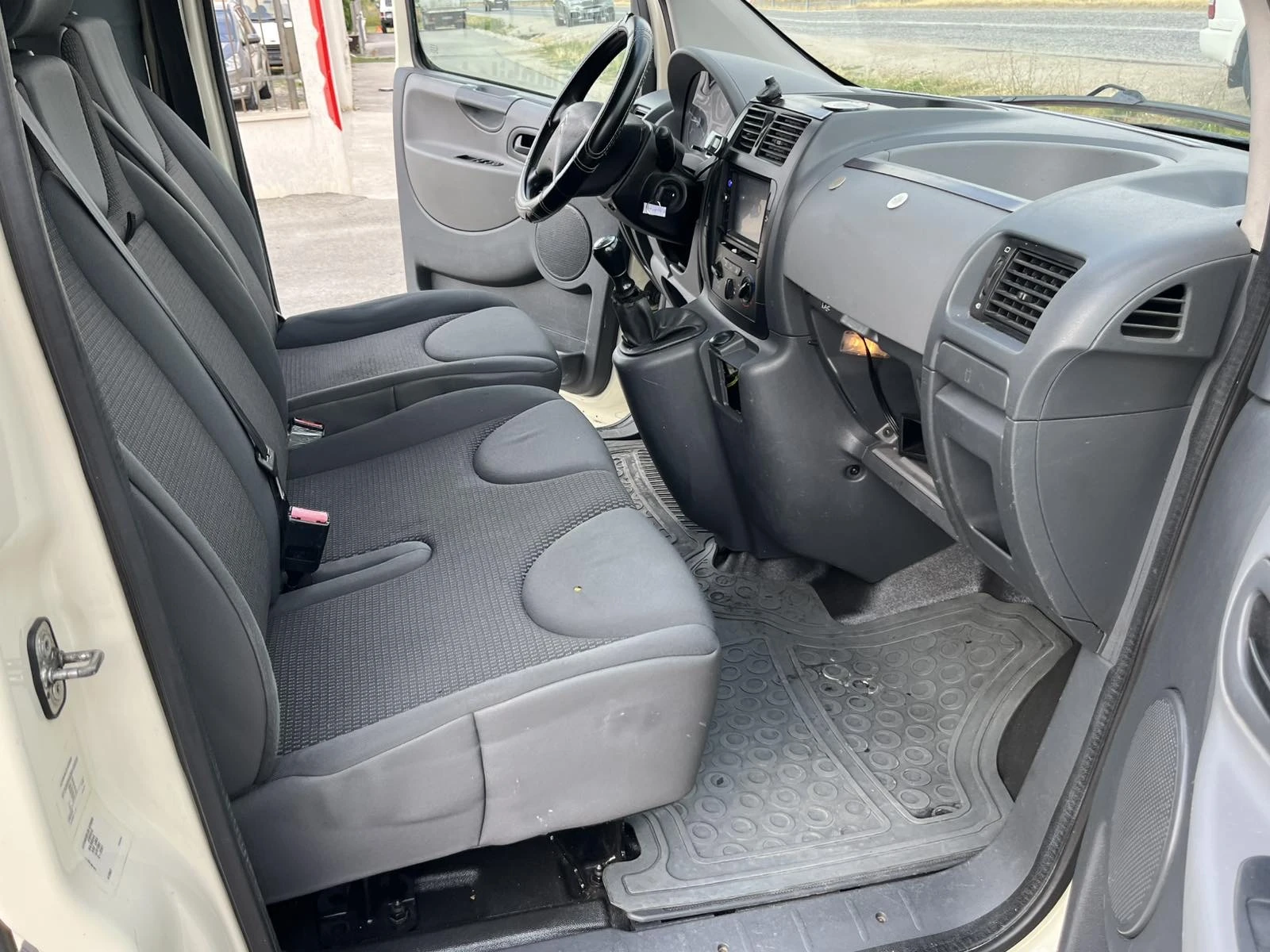 Citroen Jumpy 1.6HDI 90кс EURO 4 КЛИМАТИК - изображение 9