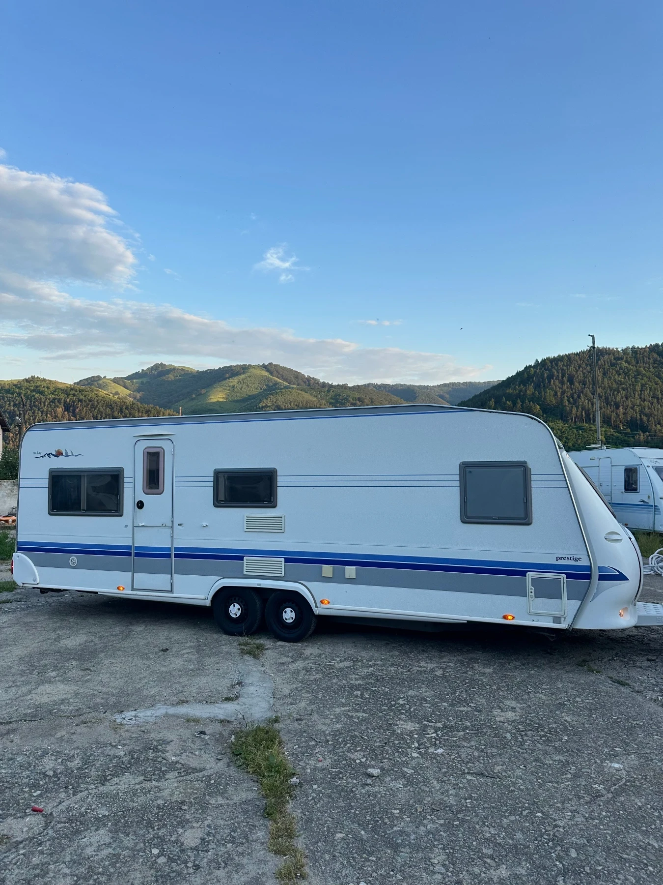 Каравана Hobby Prestige 650 /НОВ ВНОС/ РЕГИСТРИРАНА/ БАНЯ И WC - изображение 3