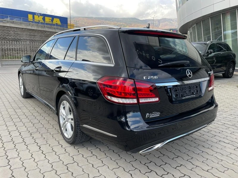 Mercedes-Benz E 250 4х4, Панорама, Автомат, Навигация, Кожа, Подгрев, снимка 4 - Автомобили и джипове - 42735562