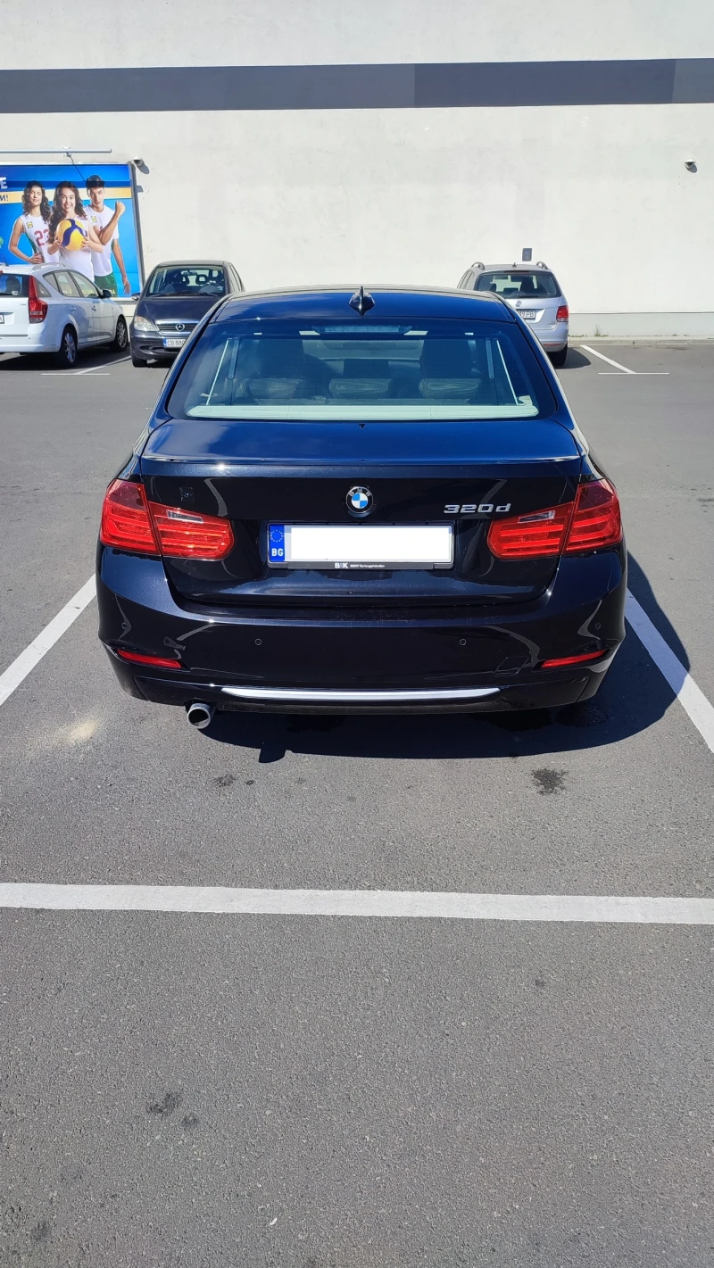 BMW 320 Modern, Head Up, Harman Kardon, Keyless, FULL, снимка 4 - Автомобили и джипове - 47384670