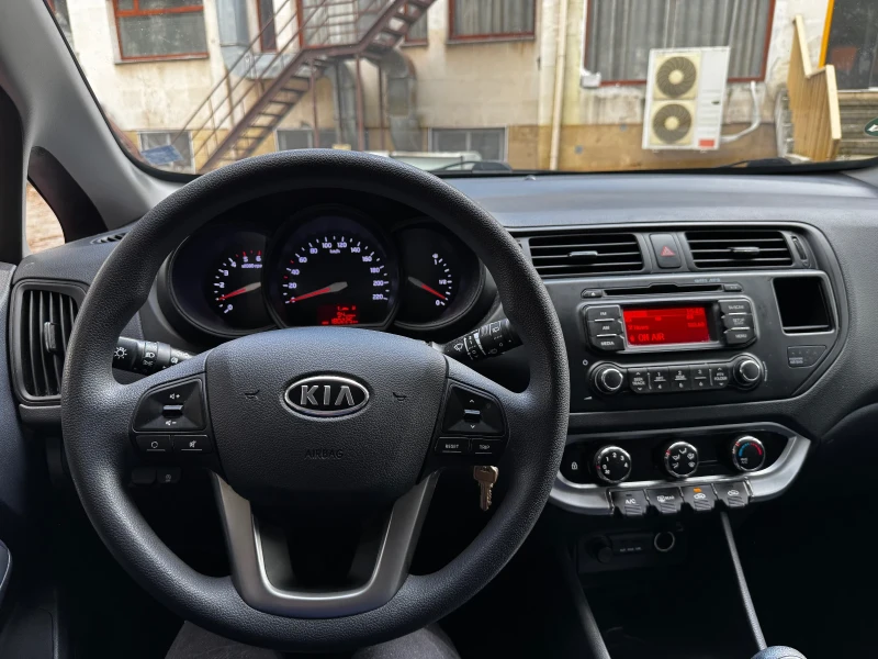 Kia Rio 1.1 CRDi, снимка 9 - Автомобили и джипове - 48903851