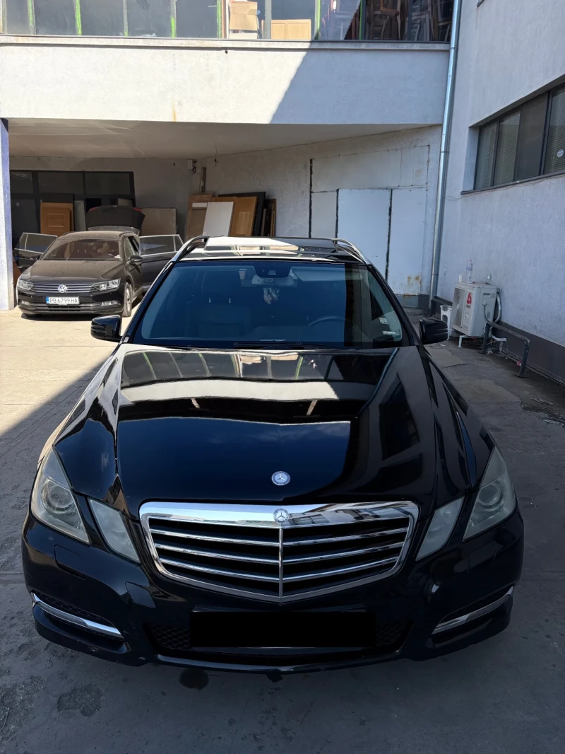 Mercedes-Benz E 220 Mercedes-Benz E 220, снимка 3 - Автомобили и джипове - 48918726