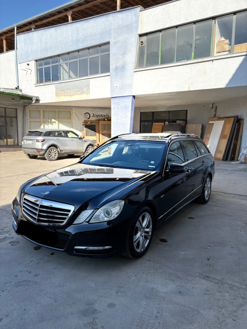 Mercedes-Benz E 220 Mercedes-Benz E 220, снимка 1 - Автомобили и джипове - 48918726