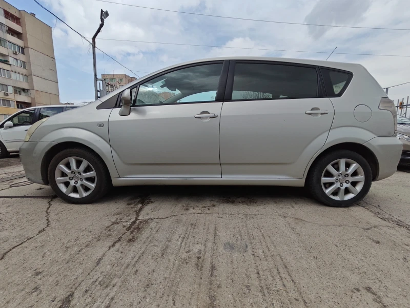 Toyota Corolla verso 1.8 i GAZ-GPL, снимка 3 - Автомобили и джипове - 49530421