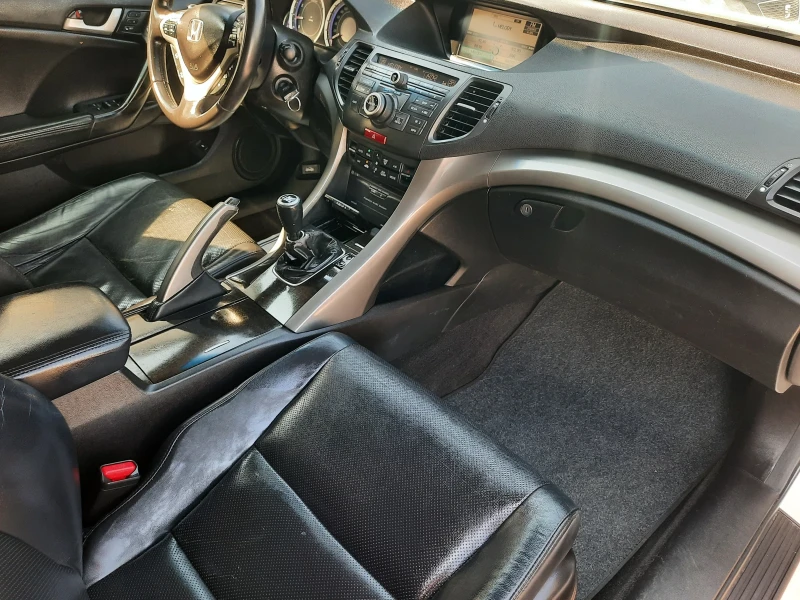 Honda Accord  ПЪЛЕН УНИКАТ!! ФУЛ ЕКСТРИ!, снимка 7 - Автомобили и джипове - 51434159