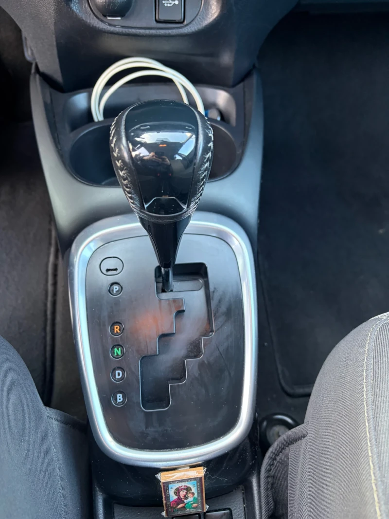 Toyota Yaris, снимка 9 - Автомобили и джипове - 53126372