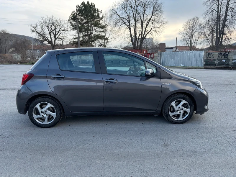 Toyota Yaris, снимка 2 - Автомобили и джипове - 53126372