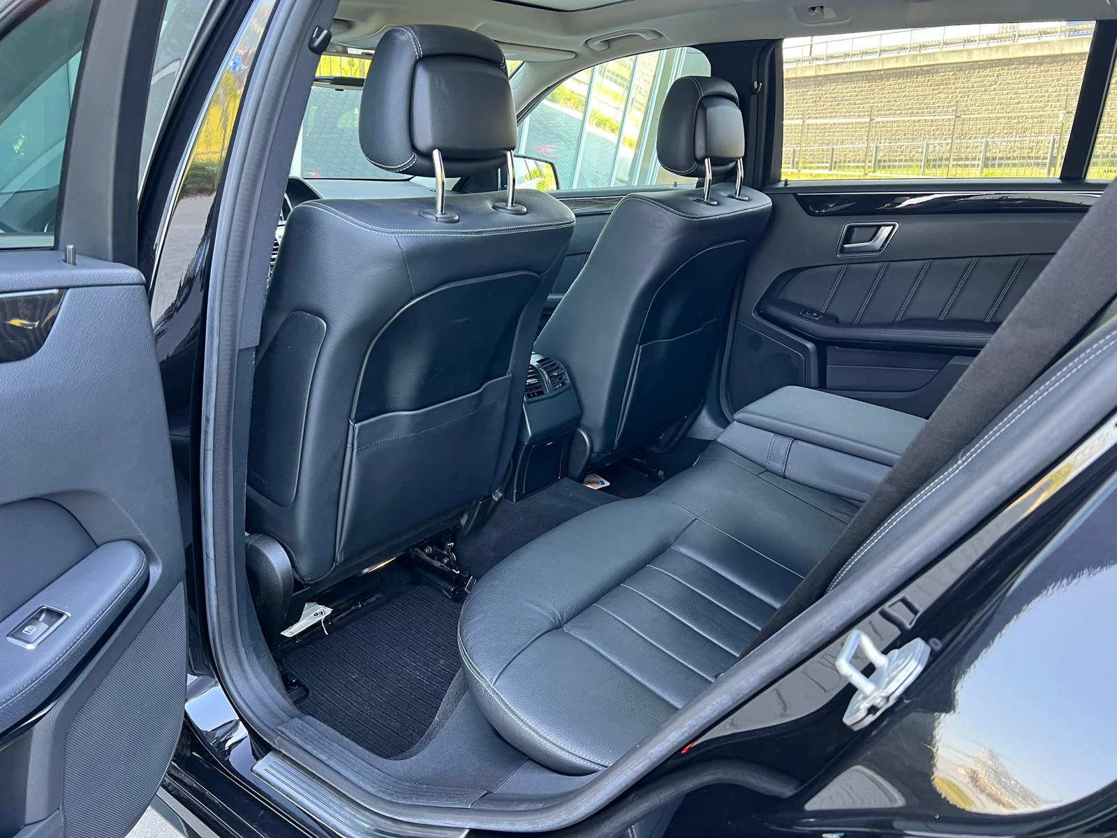 Mercedes-Benz E 250 4х4 Панорама Автомат Навигация Кожа Подгрев - изображение 8