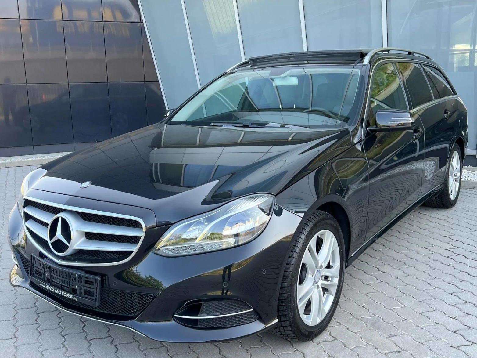 Mercedes-Benz E 250 4х4 Панорама Автомат Навигация Кожа Подгрев - изображение 3