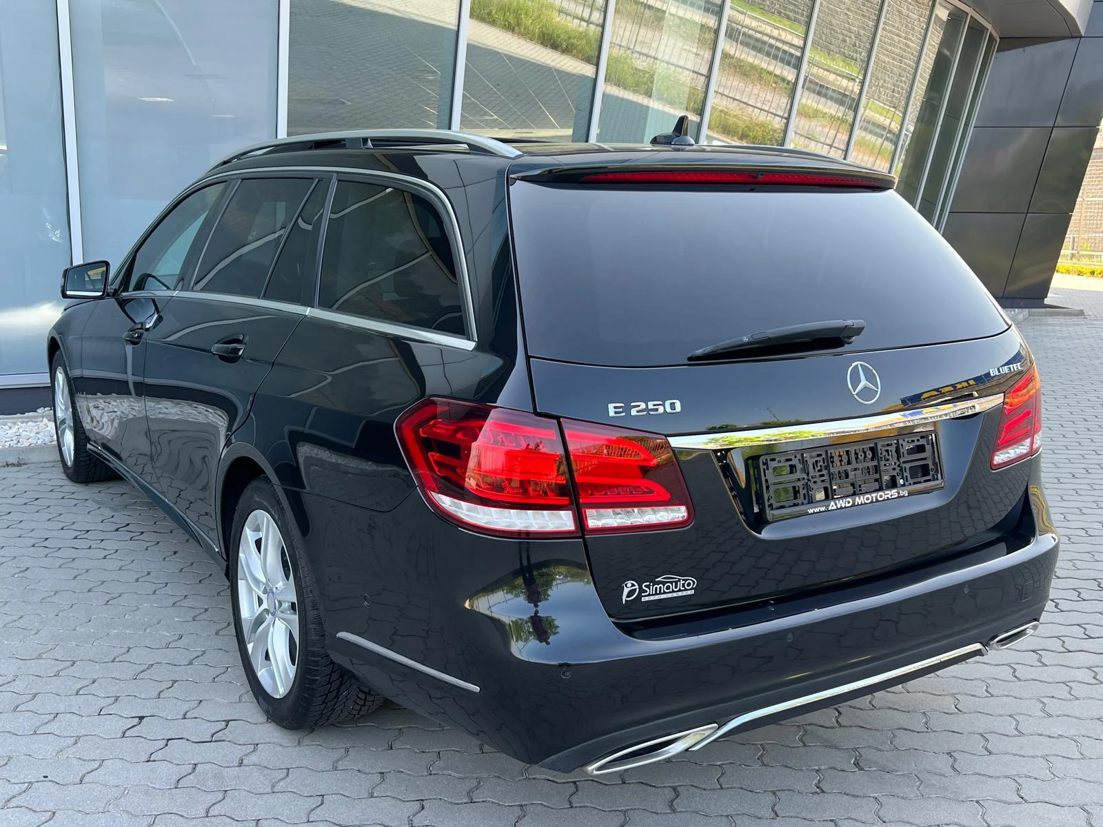 Mercedes-Benz E 250 4х4 Панорама Автомат Навигация Кожа Подгрев - изображение 2