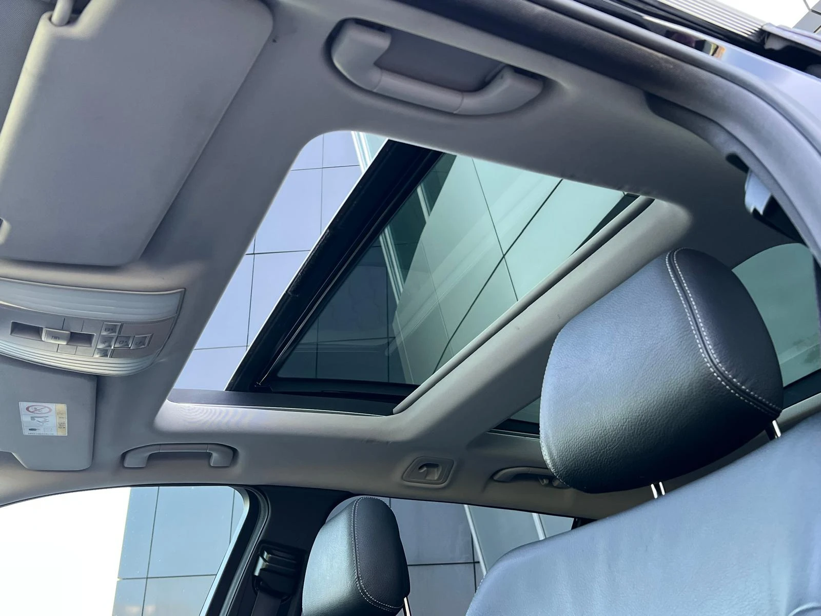 Mercedes-Benz E 250 4х4 Панорама Автомат Навигация Кожа Подгрев - изображение 9