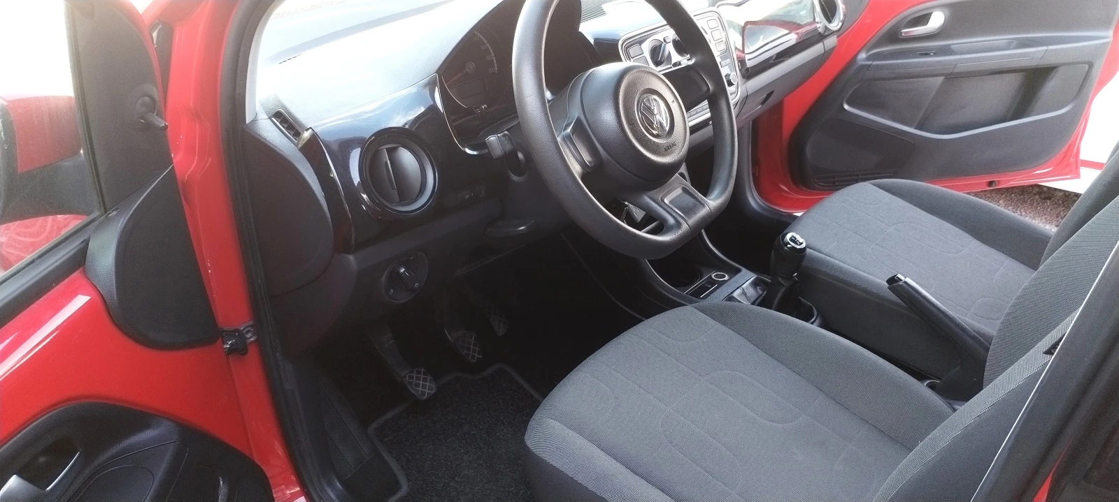 VW Up 1.0i EURO 6 - изображение 9