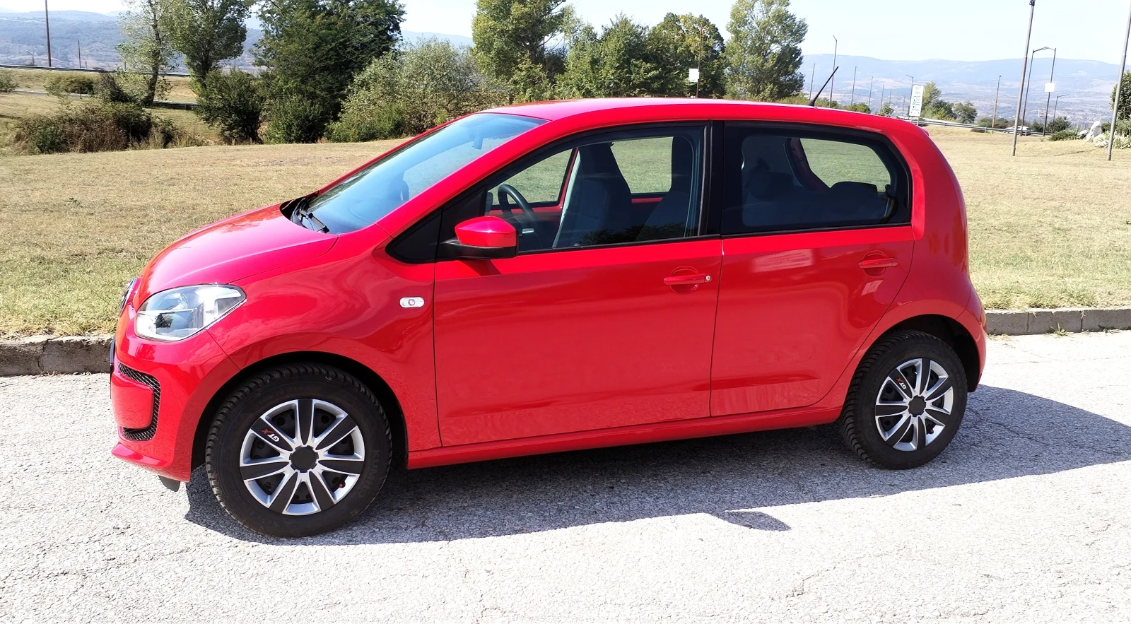 VW Up 1.0i EURO 6 - изображение 2