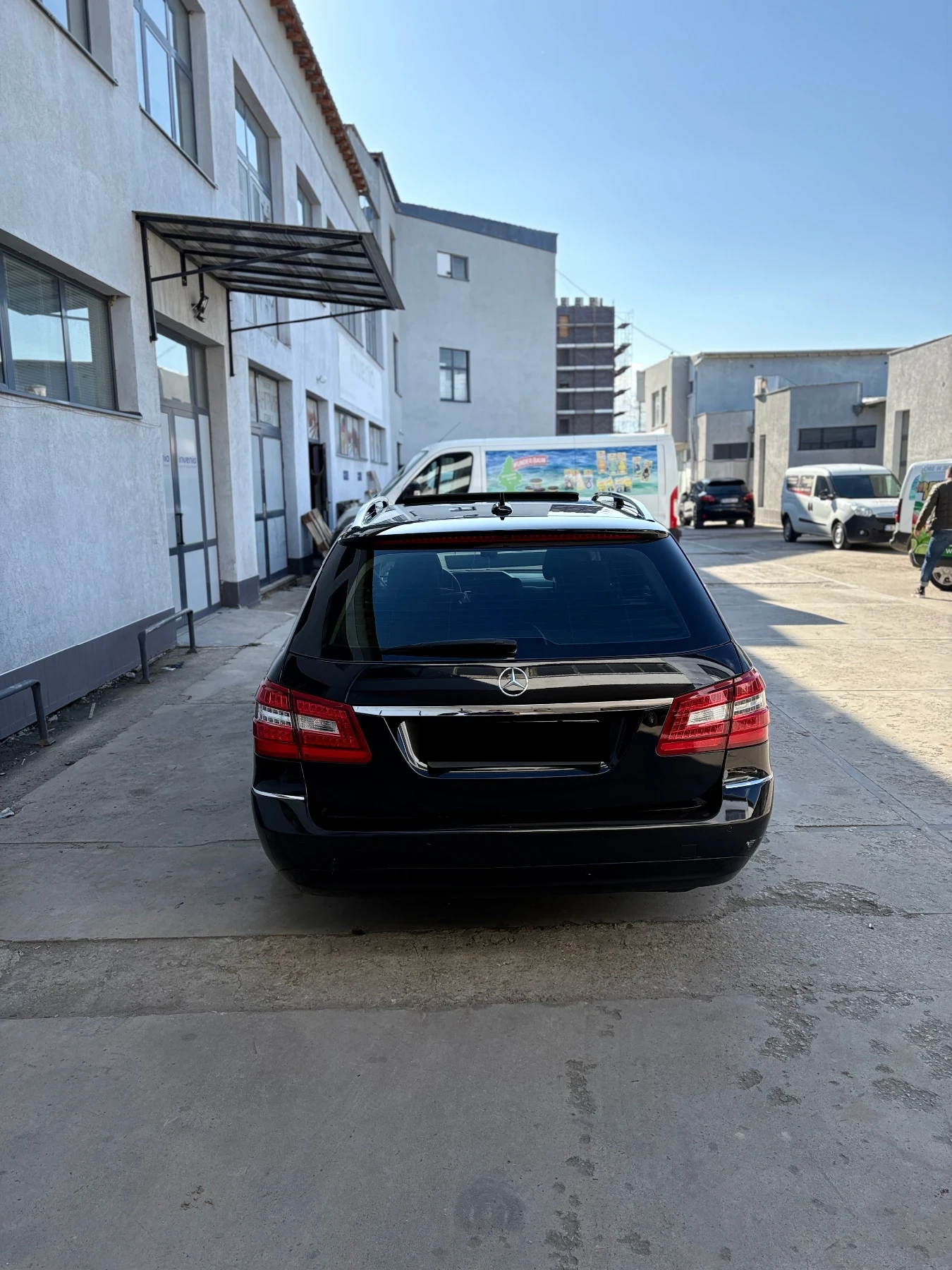 Mercedes-Benz E 220 Mercedes-Benz E 220 - изображение 6