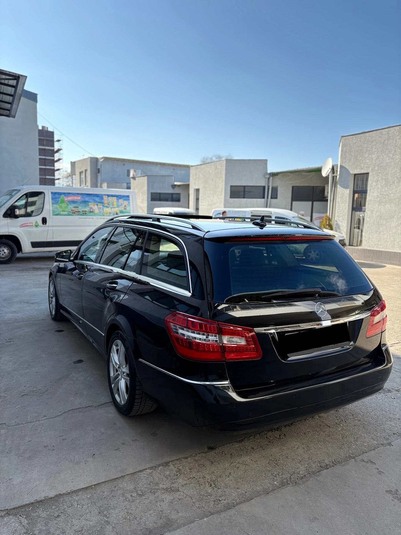 Mercedes-Benz E 220 Mercedes-Benz E 220 - изображение 4